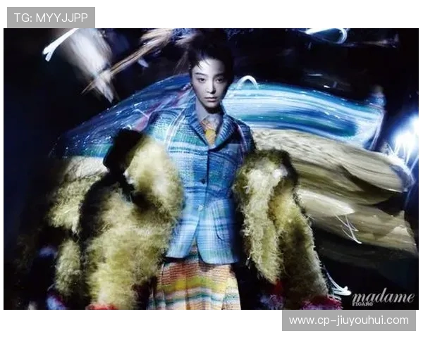 以高级感足球服印花演绎都市活力风尚的潮流设计感T恤新品系列推荐